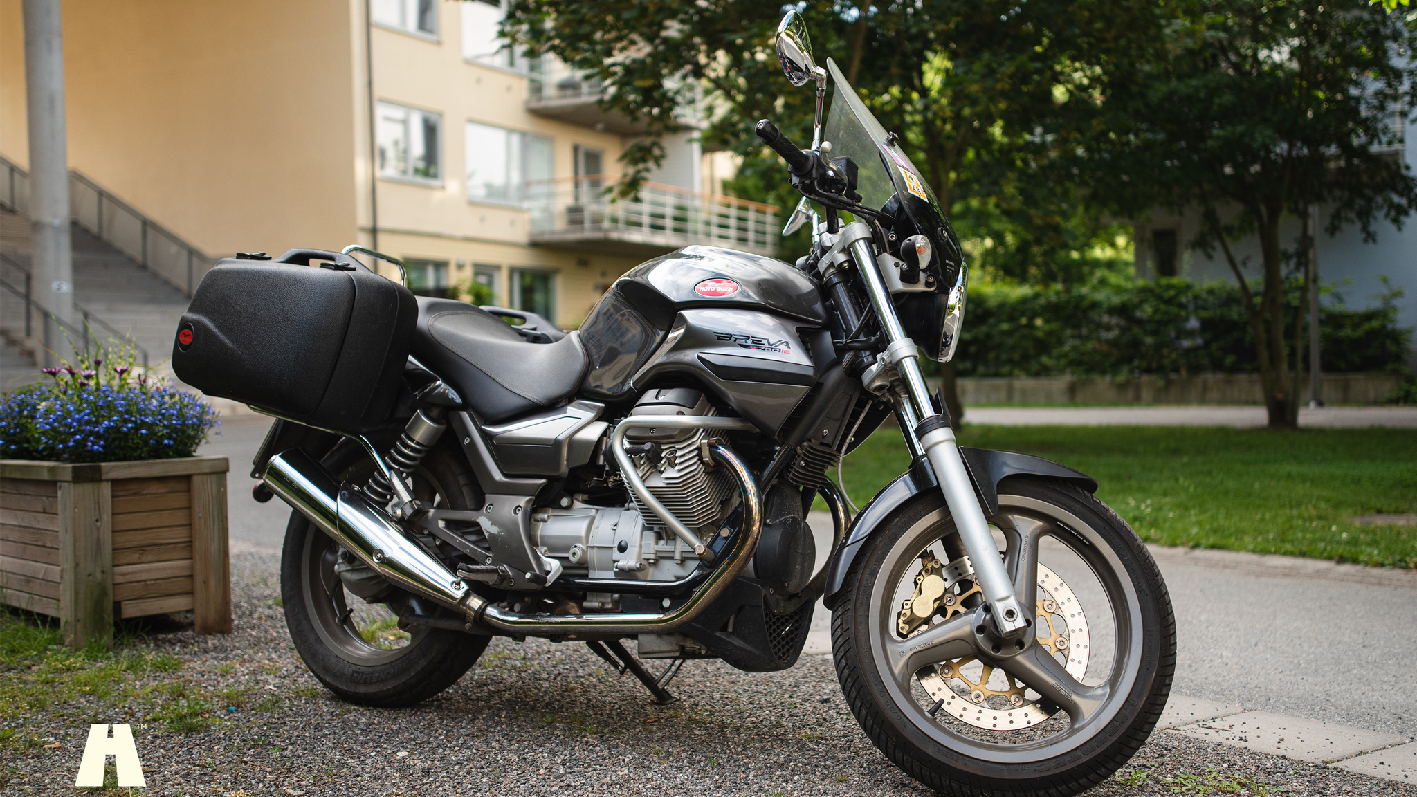 Aussenfoto 2005 Moto Guzzi Breva 750i