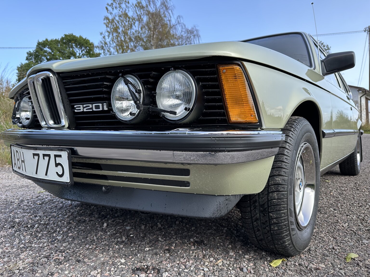 Exteriörbild på 1980 BMW 320i E21