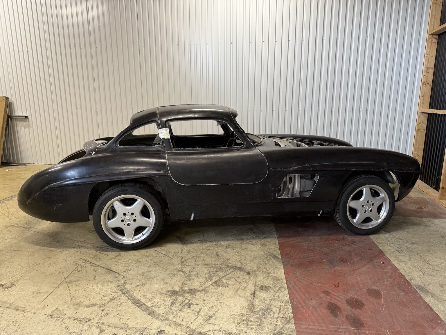 Exteriörbild på 2000 Mercedes-Benz SLK 230 "Gullwing" (3)