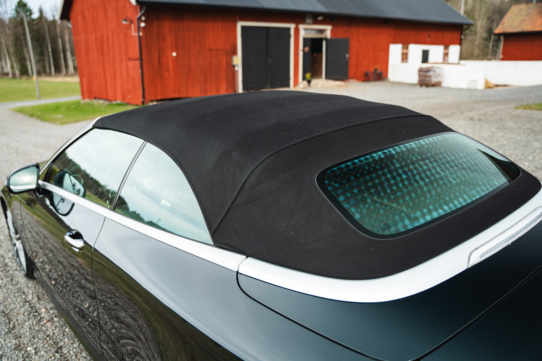 Exteriörbild på 2019 Mercedes-Benz E300 Cabriolet