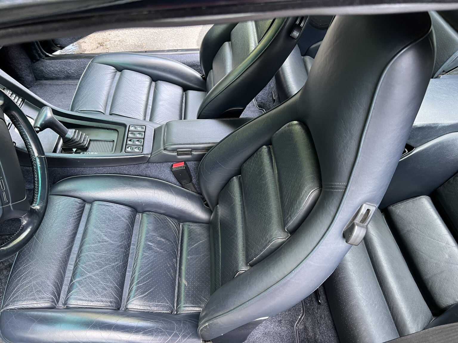 Interior image of 1993 Porsche 928 GTS