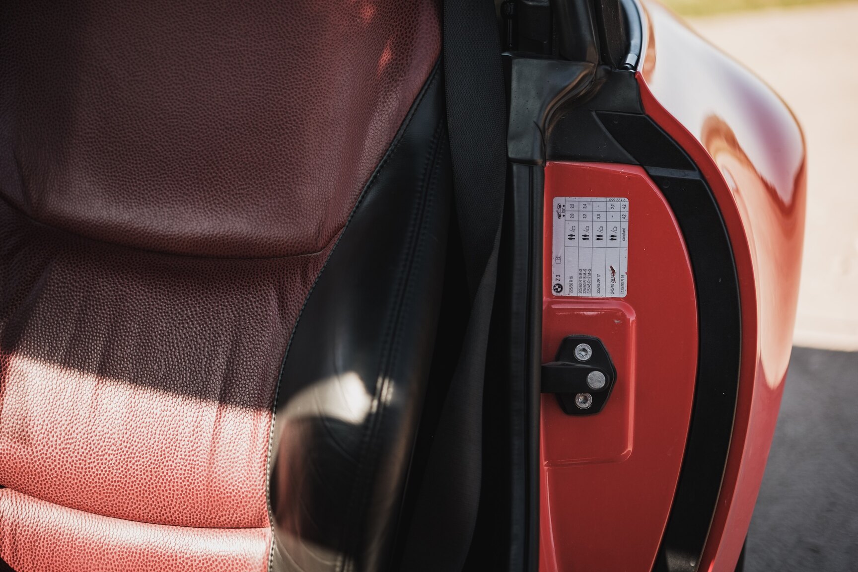 Interior image of 1999 BMW Z3 2.8i Roadster
