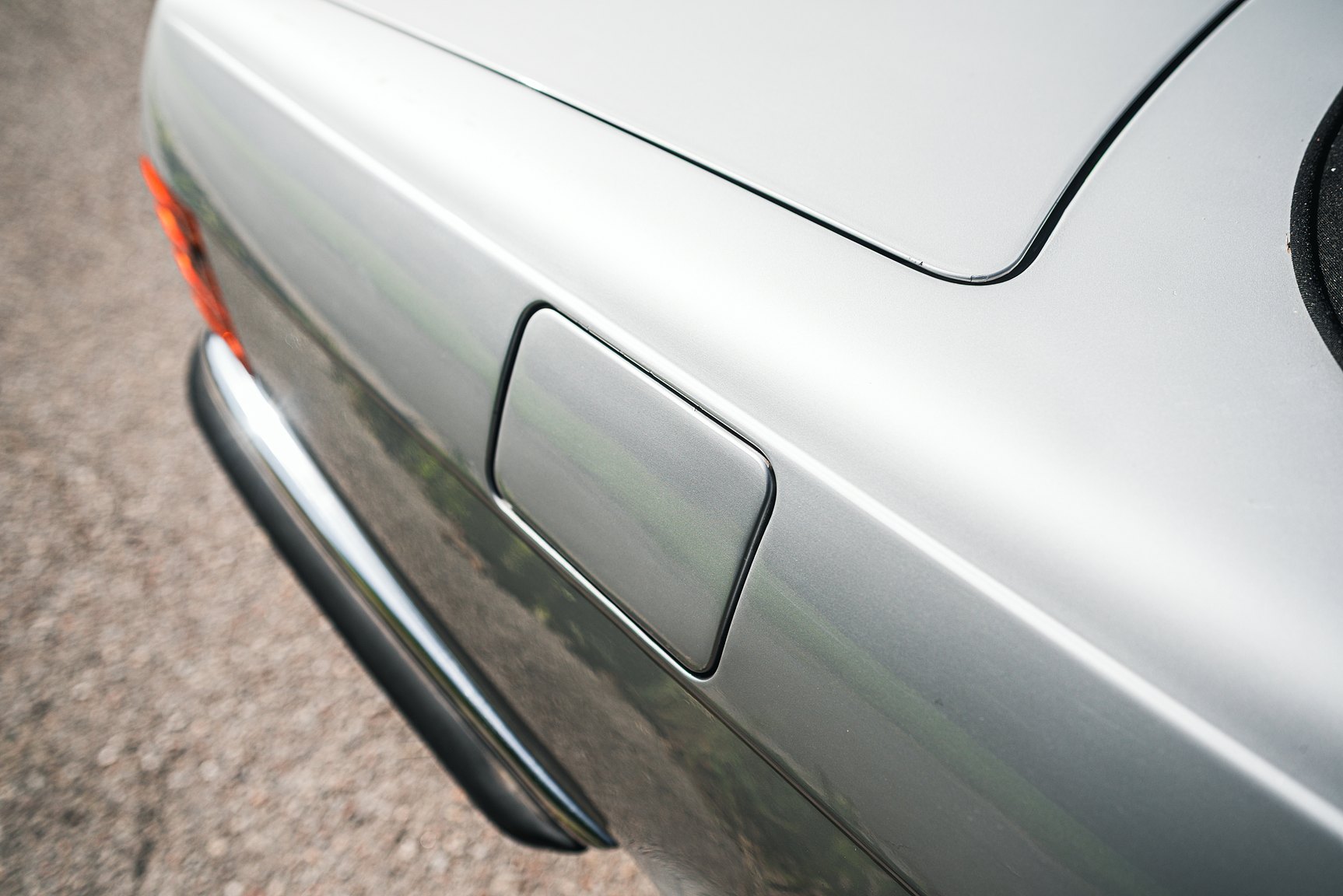 Exterior image of 1972 Mercedes-Benz 350 SL