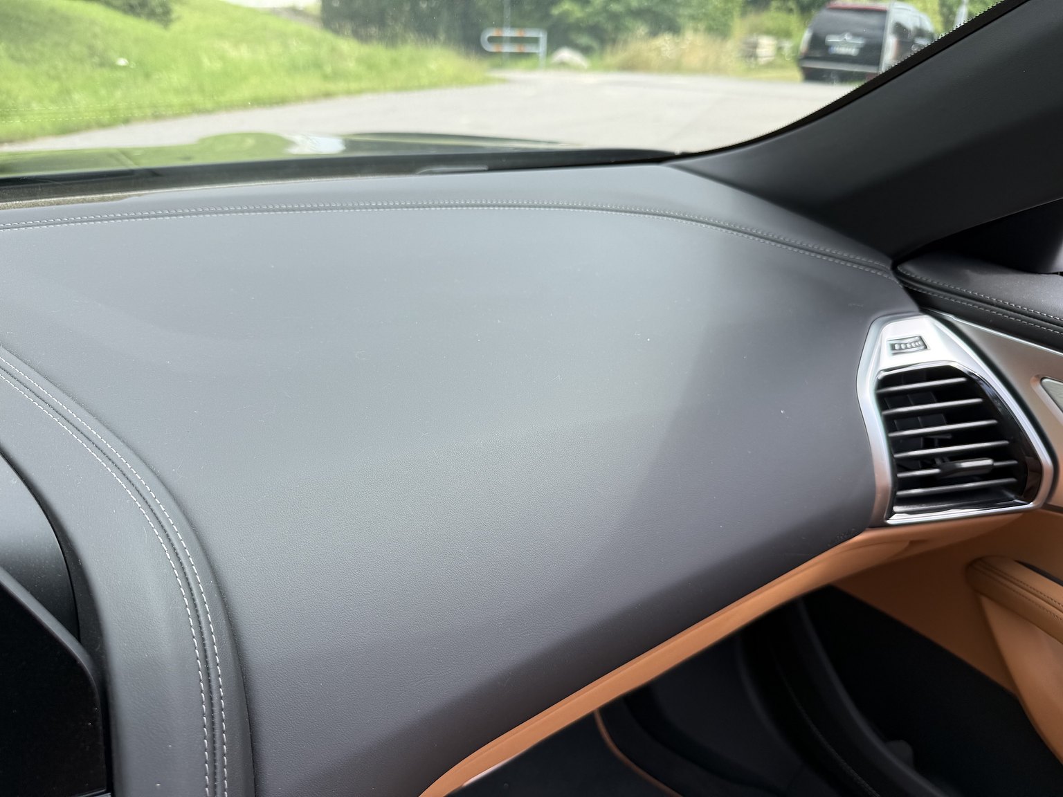 Interior image of 2019 BMW M850i xDrive Convertible Steptronic