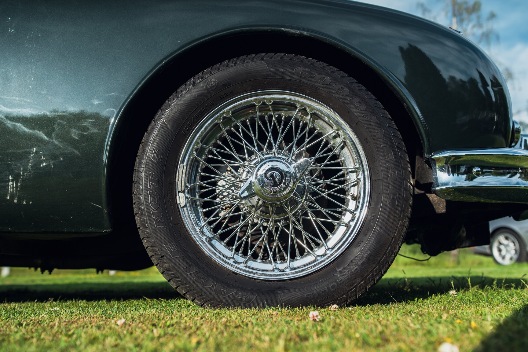 Exterior image of 1965 Daimler 250 V8