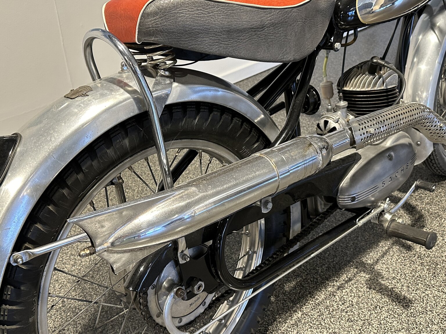 Aussenfoto 1954 NV 23 Supersport