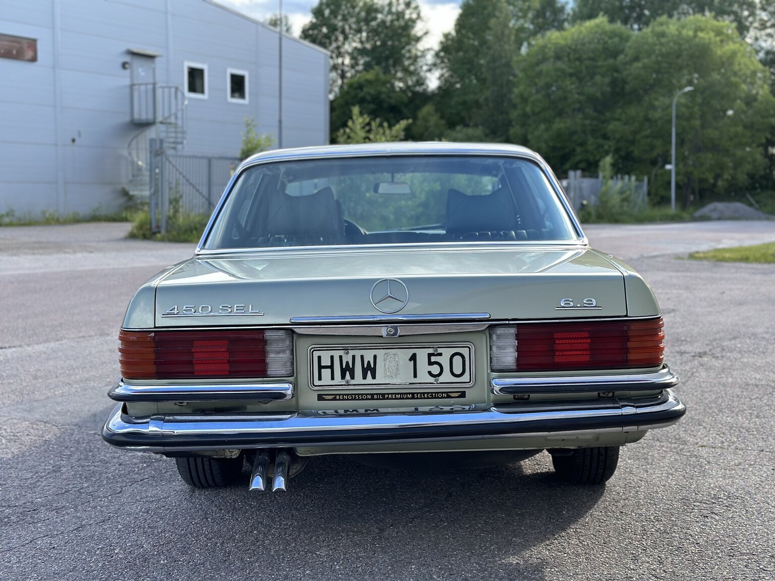 Exterior image of 1975 Mercedes Benz 450 SEL (8)