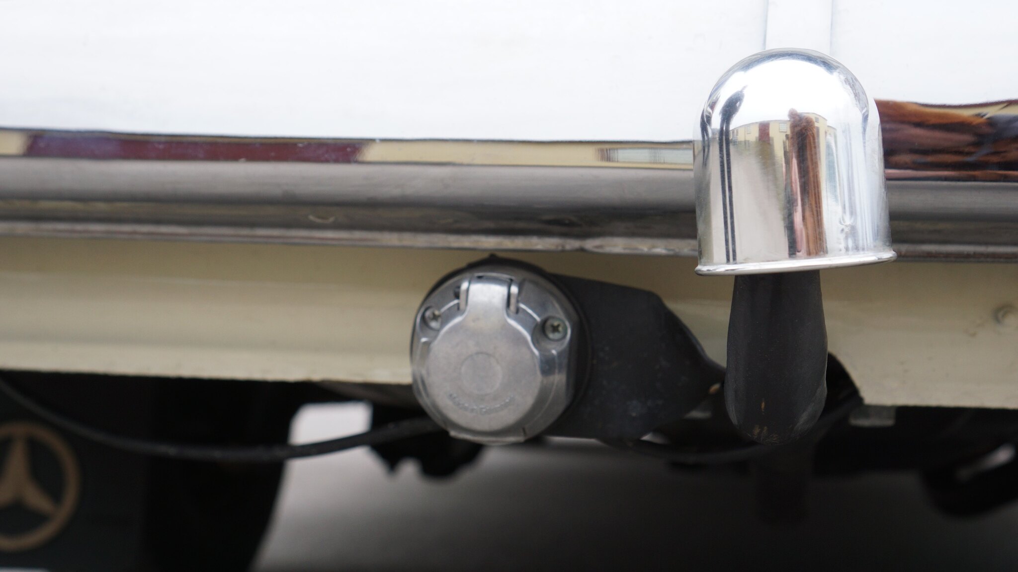Exteriörbild på 1966 Mercedes-Benz 230 S