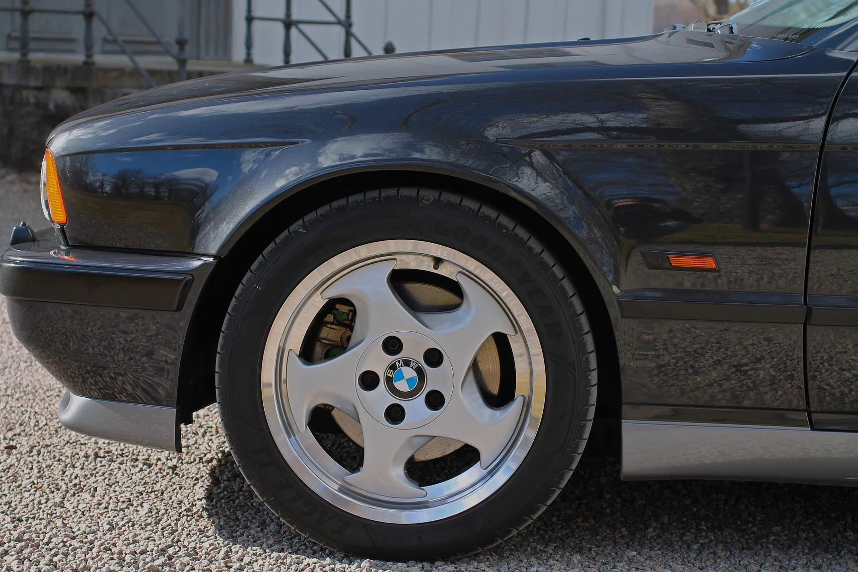 Exteriörbild på 1993 BMW E34 M5 Touring  (52)