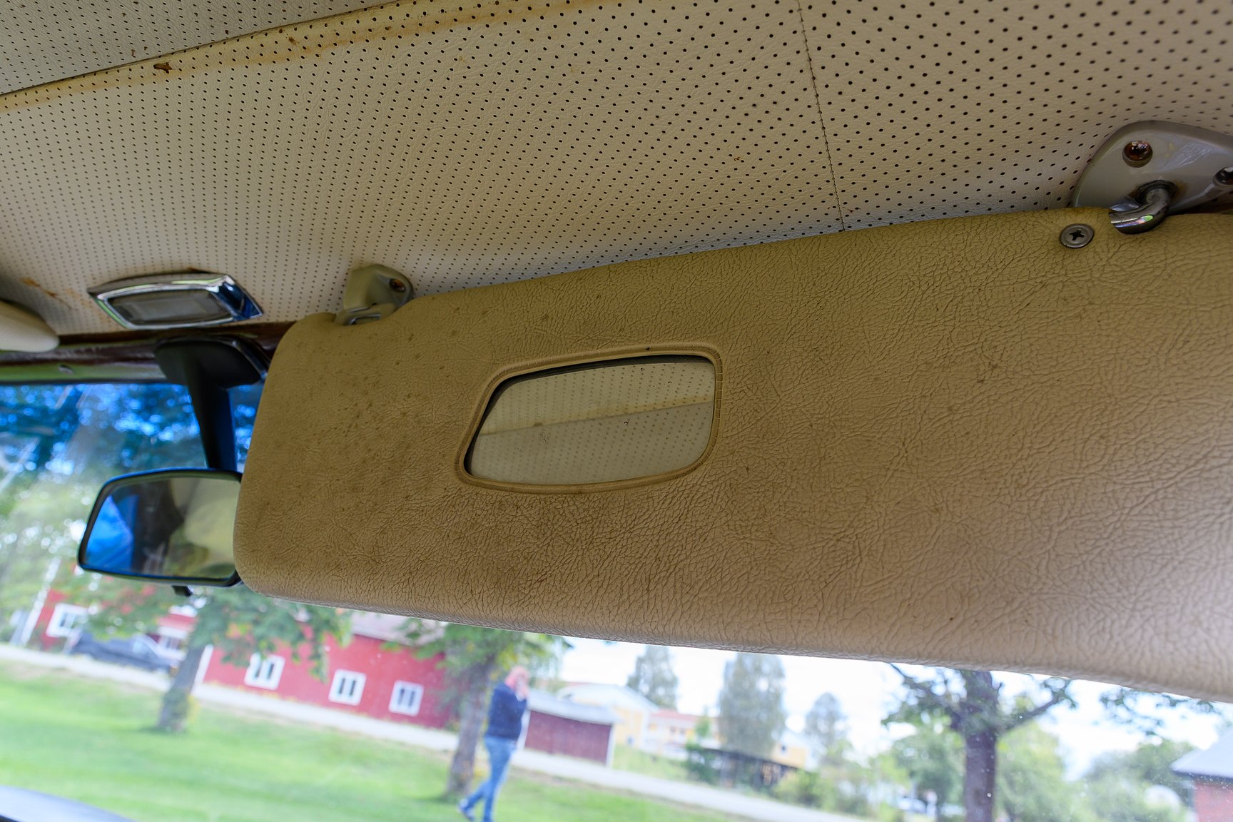 Interior image of 1969 Mercedes-Benz 300 SEL