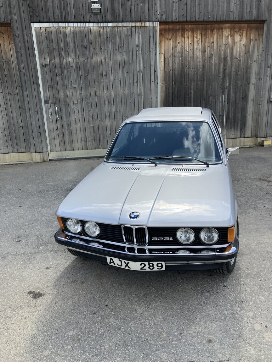 Exterior image of 1979 BMW 323i