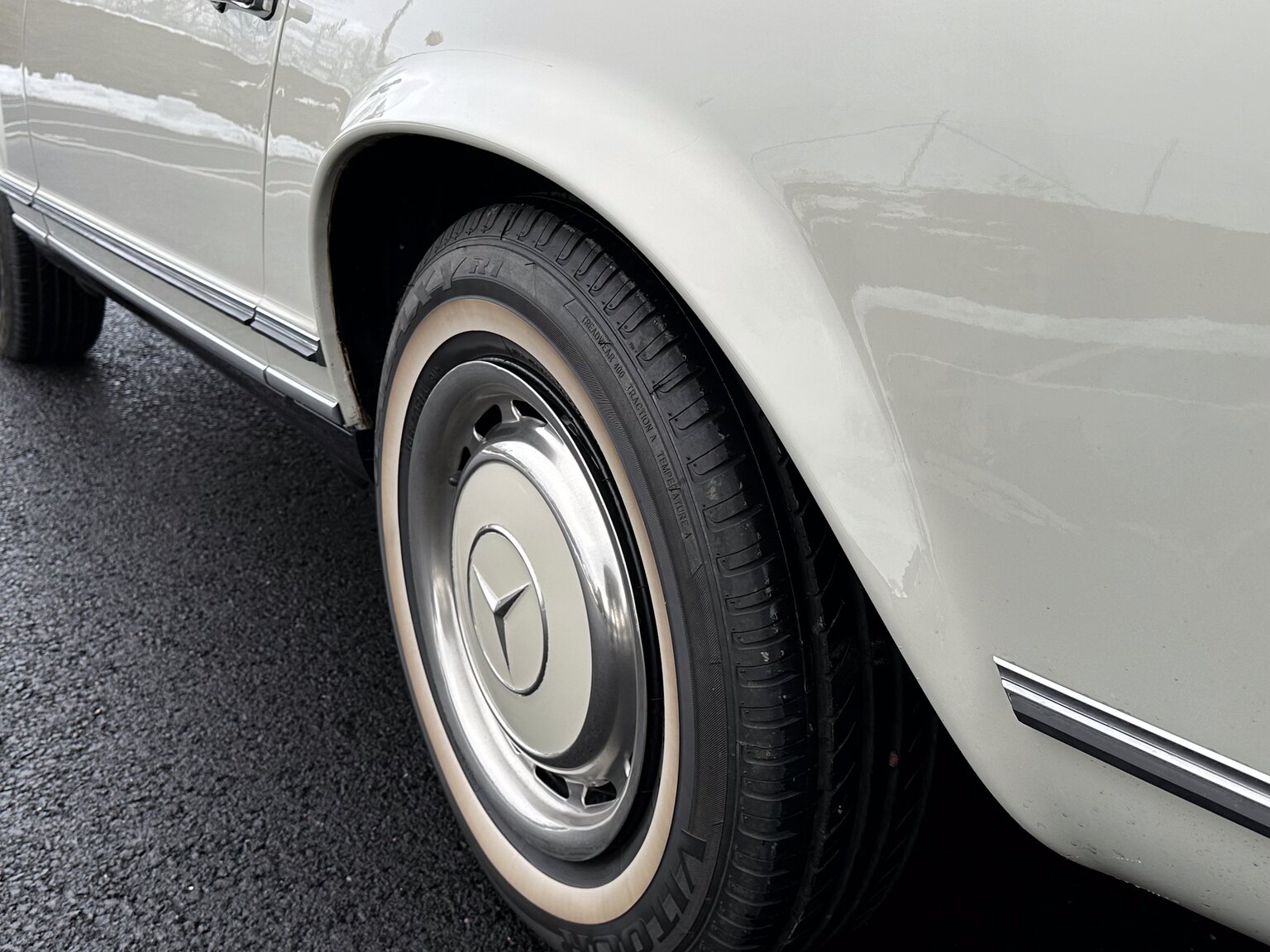 Aussenfoto 1968 Mercedes Benz SL 280 Pagoda