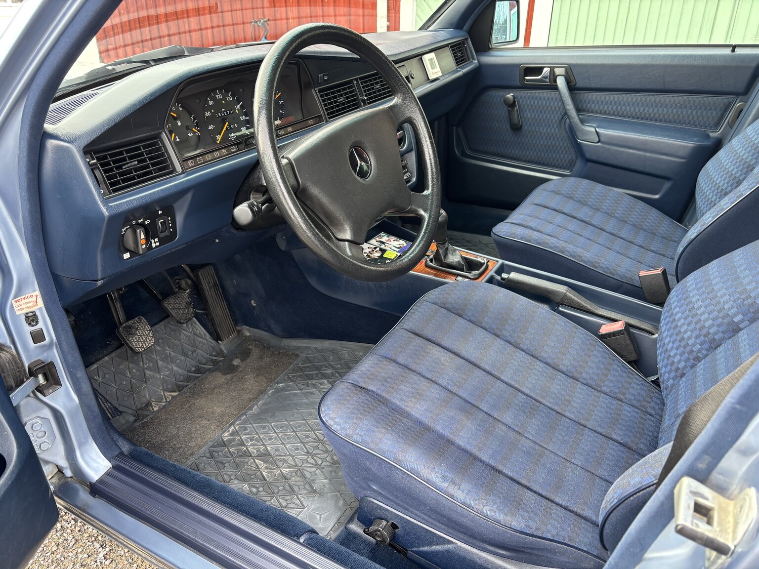 Interior image of 1992 Mercedes-Benz 190 D