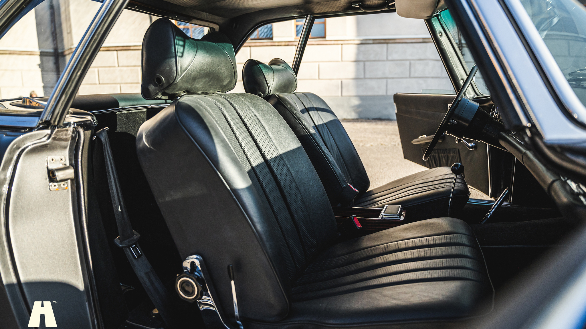 Interiörbild 1970 Mercedes 280 SL Pagoda (6)