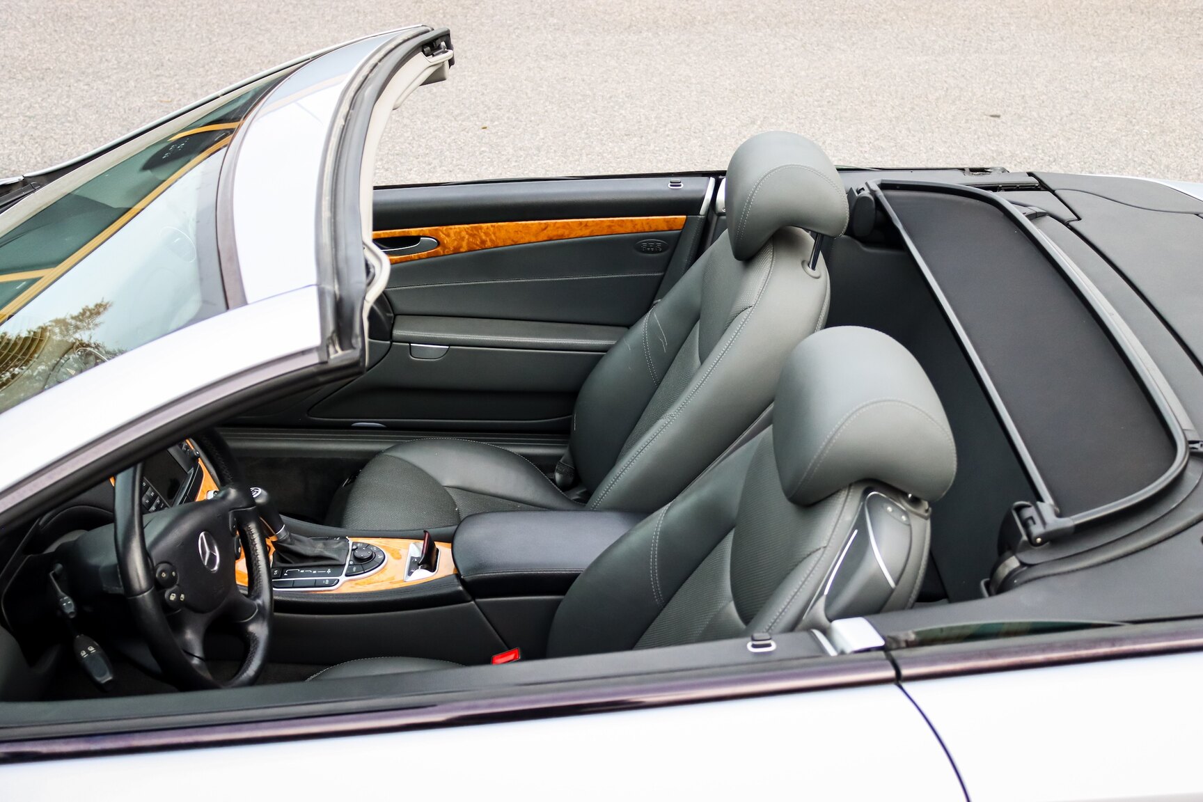 Innenraumfoto von 2006 Mercedes-Benz SL 500