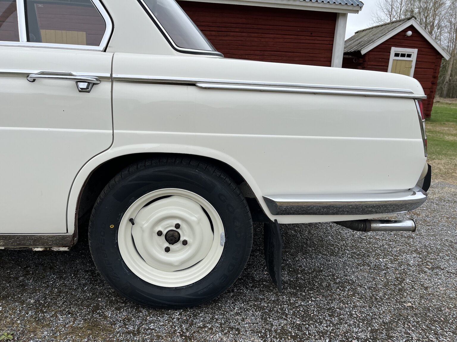 Exterior image of 1965 BMW 1800