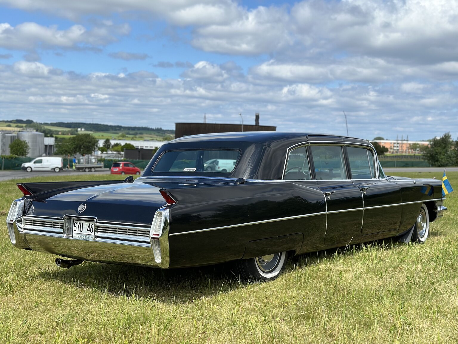Exterior image of 1964 Cadillac Fleetwood Seventy-Five Limousine (7)