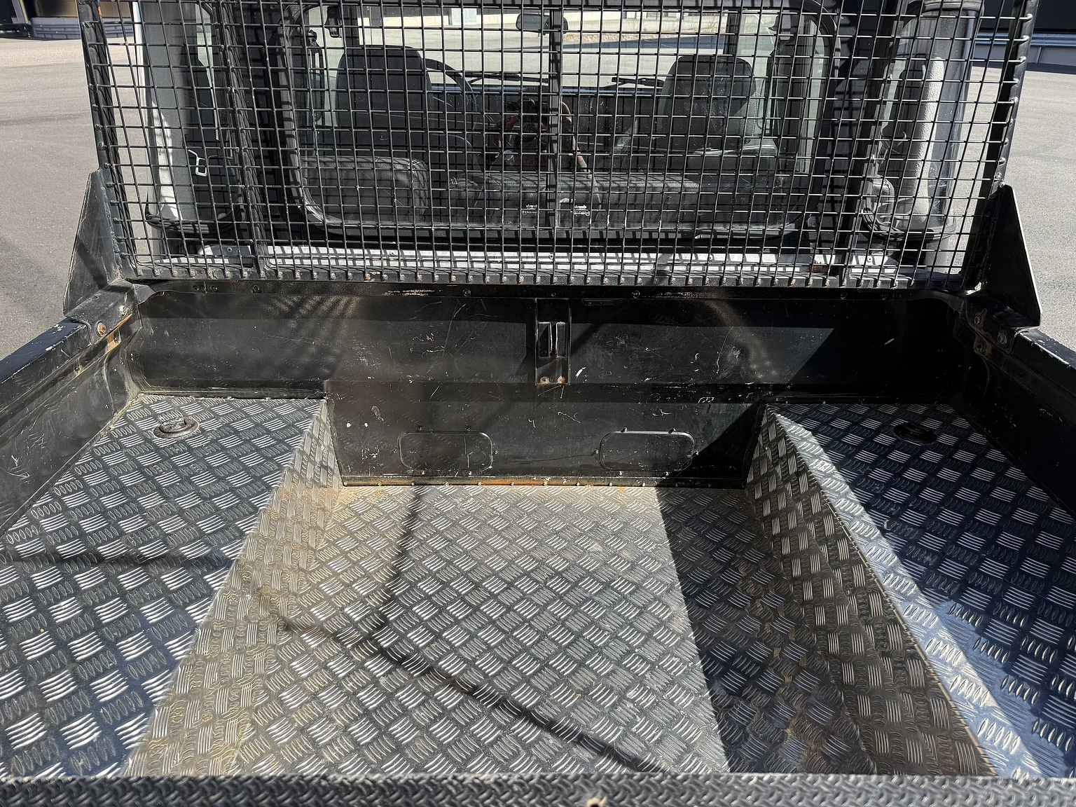 Aussenfoto 2000 Land Rover Defender 110 Tomb Raider (35)