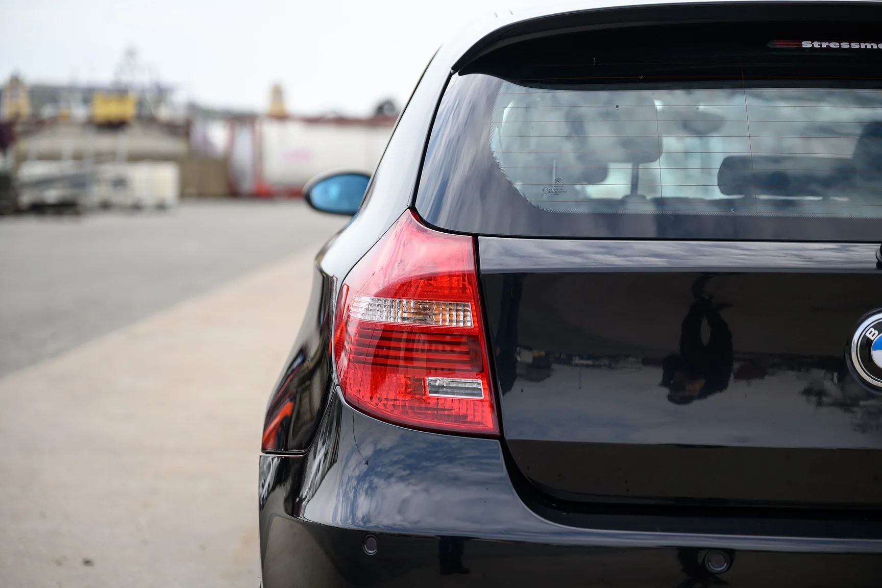 Exterior image of 2007 2007 BMW 130i M Sport (36)