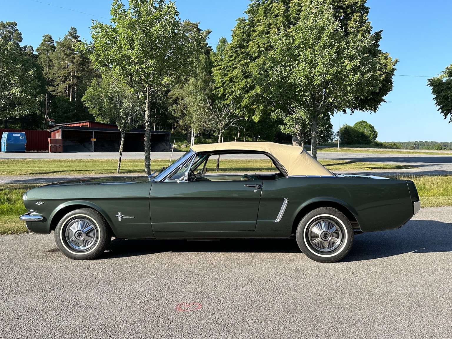 Exteriörbild på 1965 Ford Mustang 289 Cabriolet