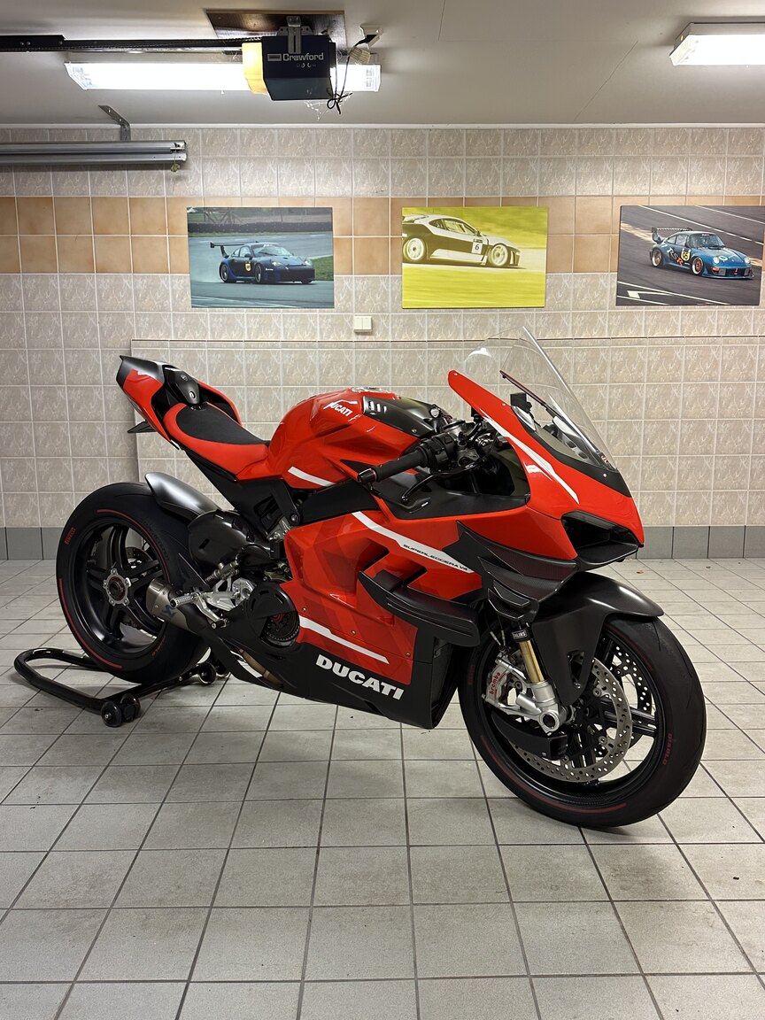 Aussenfoto 2021 Ducati Superleggera V4 23/500