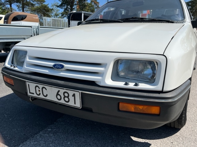 Exterior image of 1983 Ford Sierra