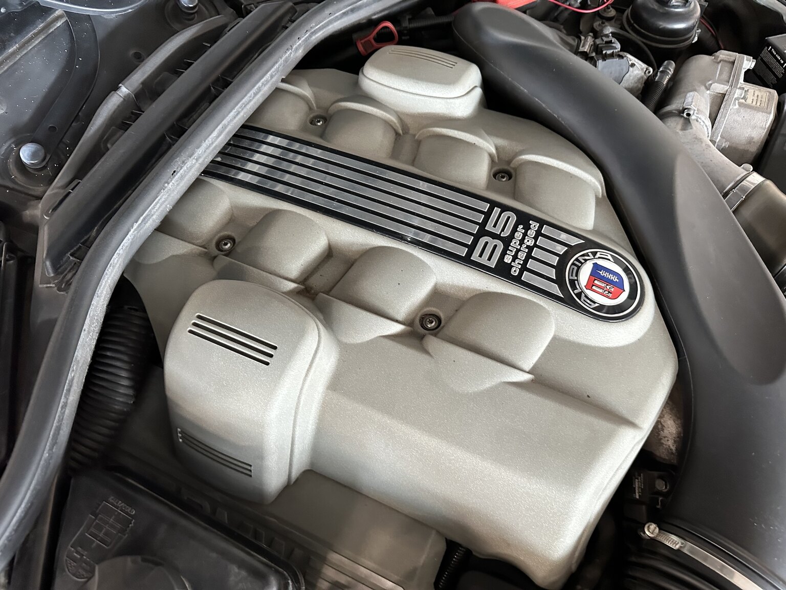 Image of 2006 ALPINA B5 Touring mechanics