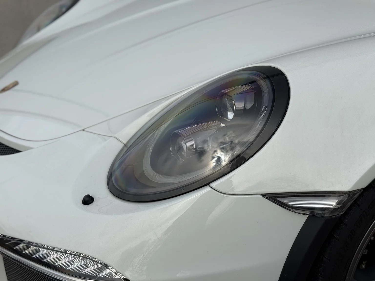 Exterior image of 2016 Porsche 911 GT3 RS (16)