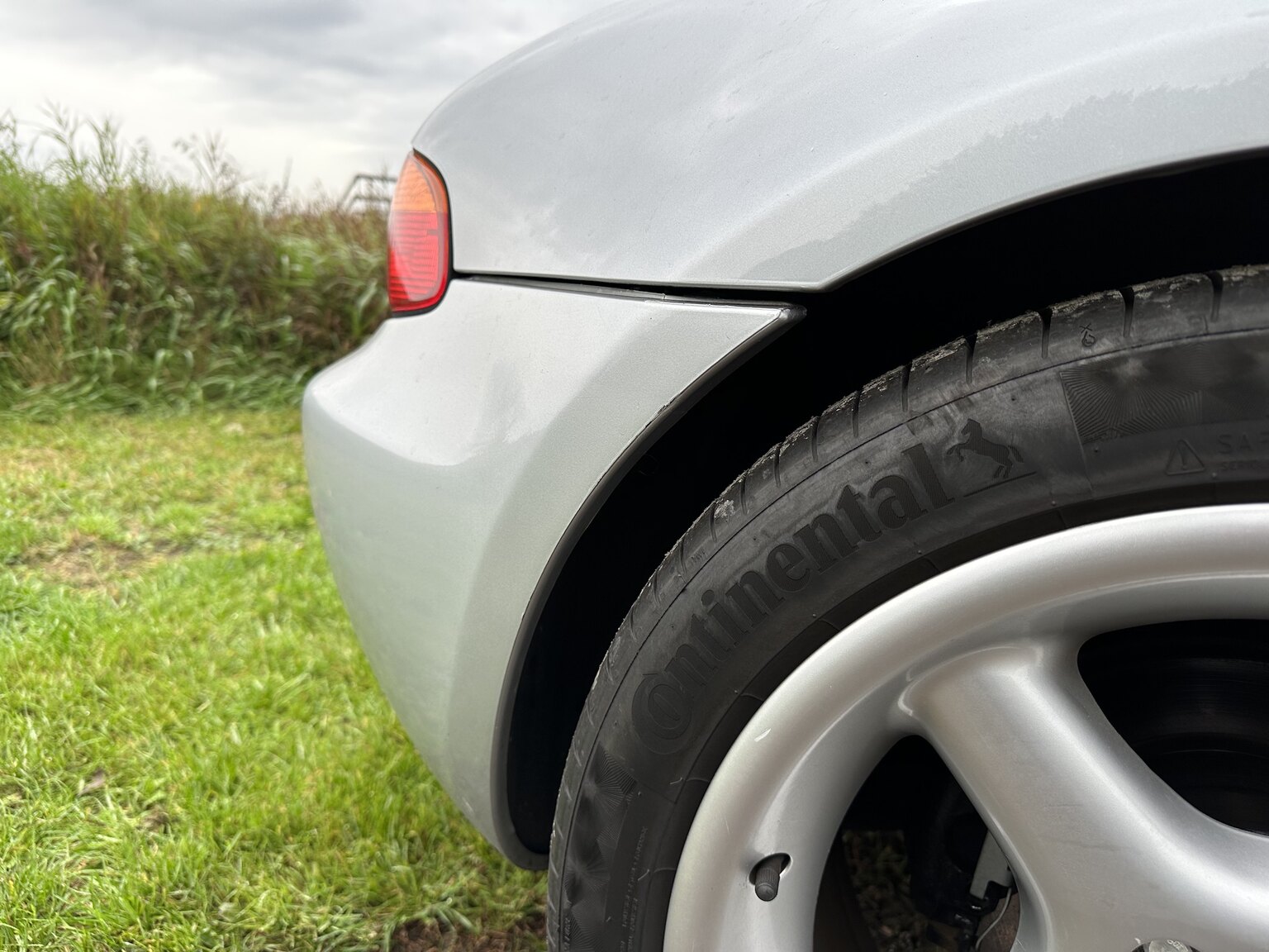 Exterior image of 1997 BMW Z3 2.8 Roadster