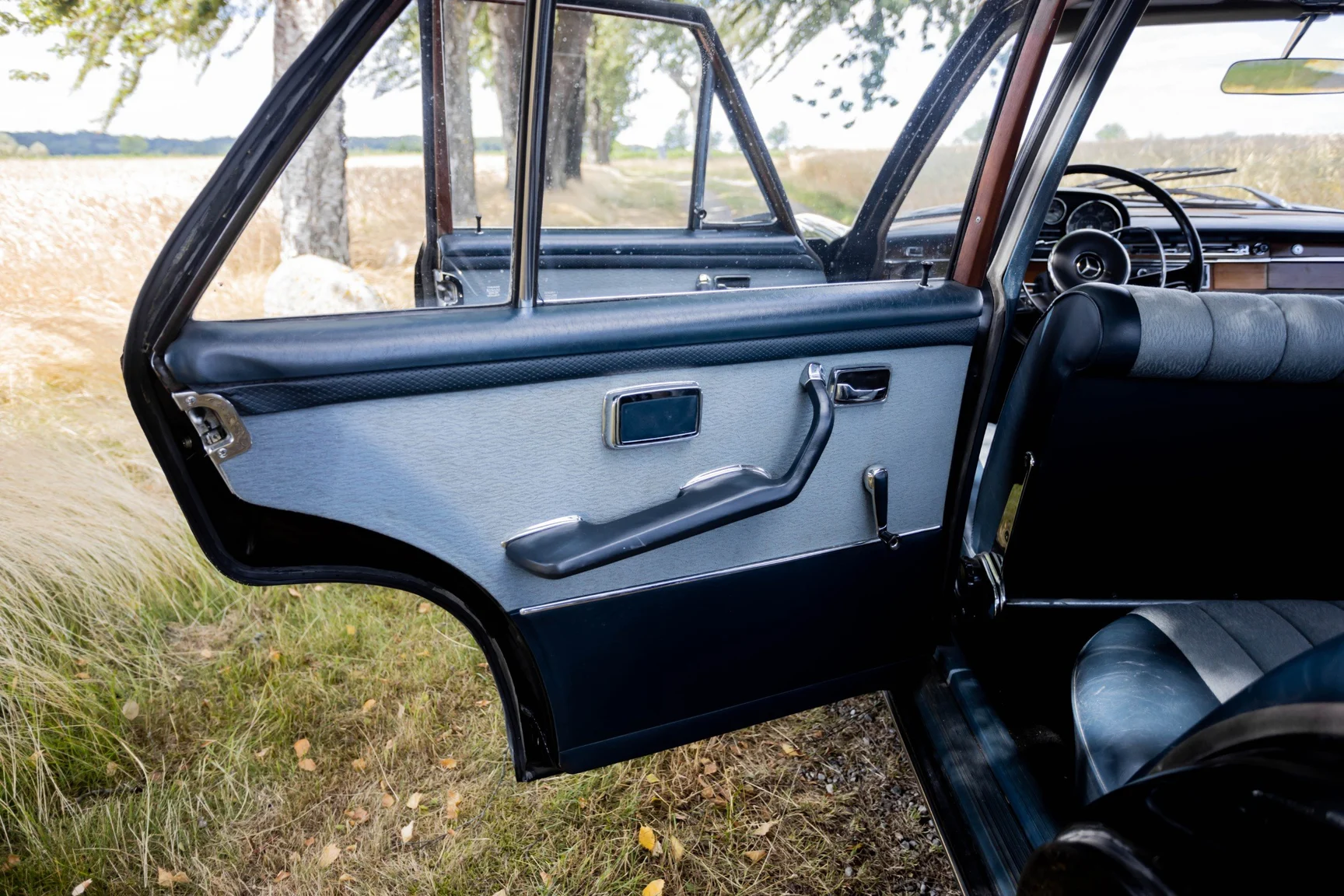 Innenraumfoto von 1967 Mercedes-Benz 250 S (33)