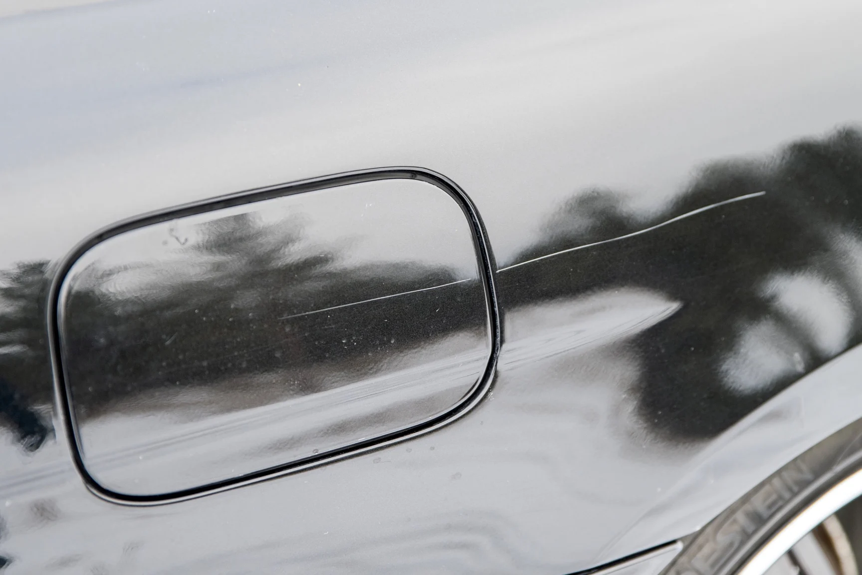 Exterior image of 2002 BMW  745 iA (56)