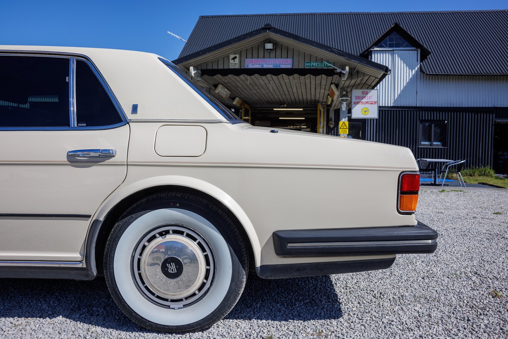 Exterior image of 1991 Rolls Royce Silver Spur LWB