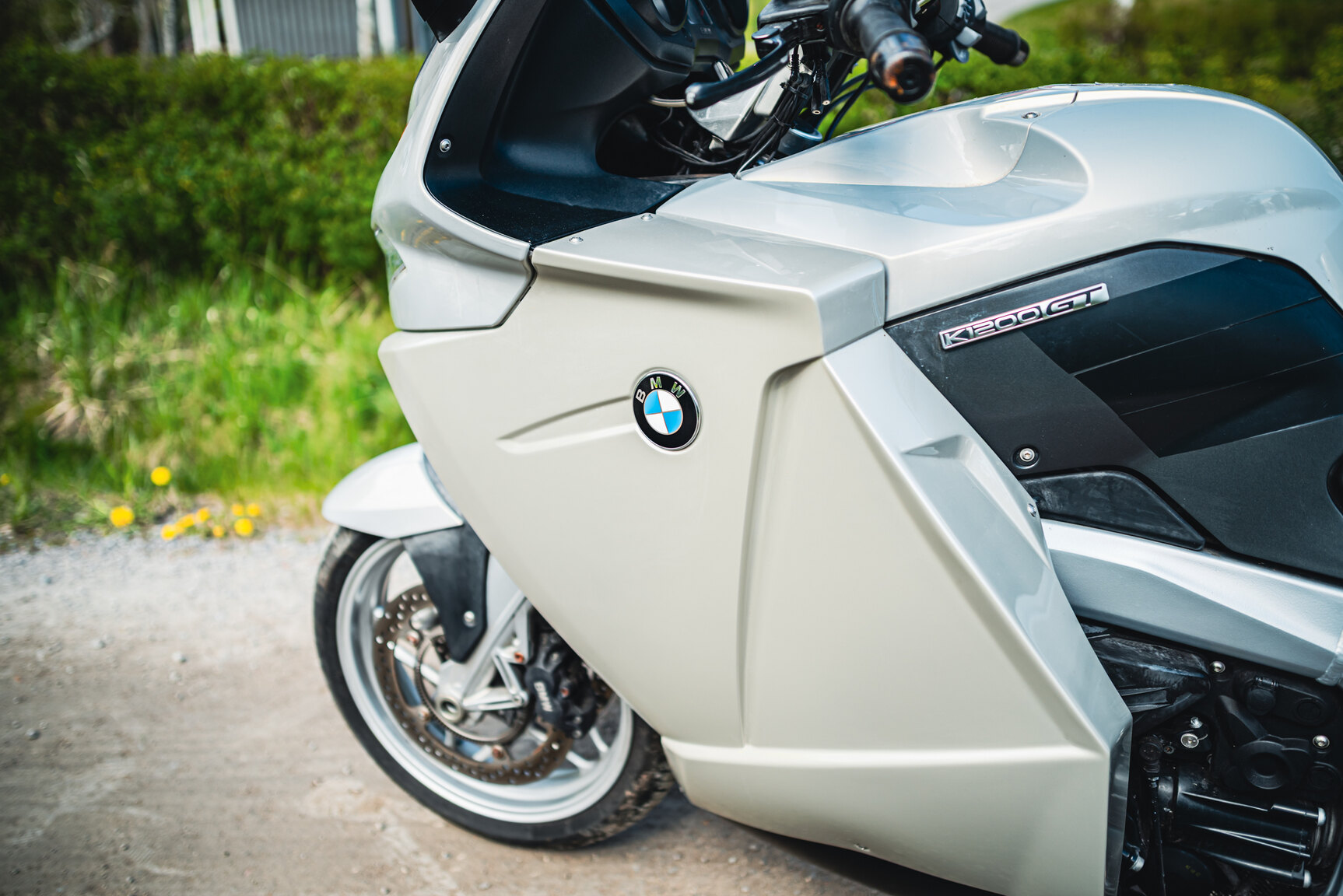 Exterior image of 2006 BMW K 1200 GT 