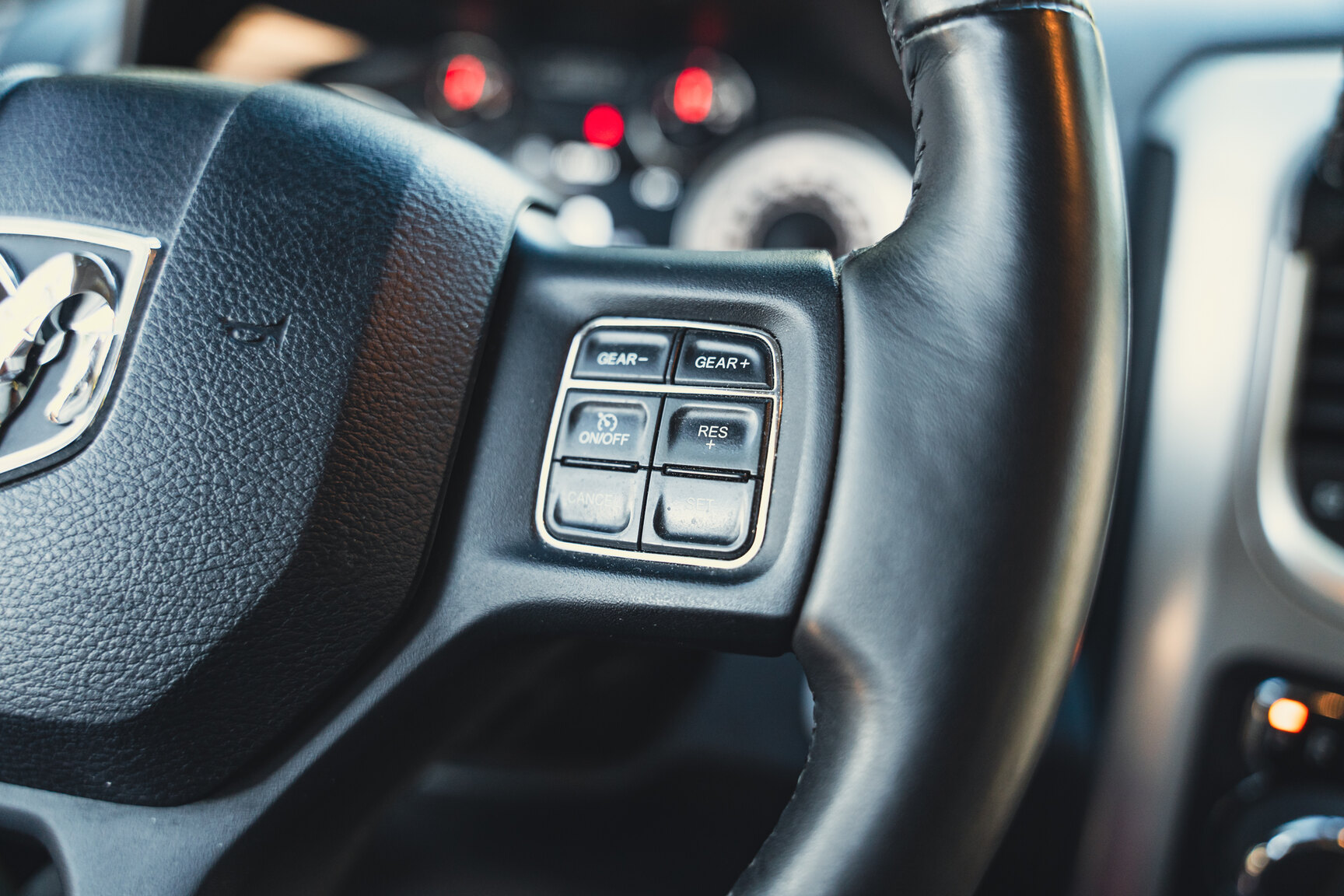 Innenraumfoto von 2017 Dodge Ram 1500 AEV (26)