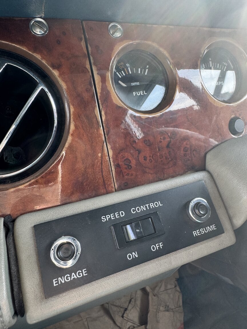 Interior image of 1976 Rolls-Royce Silver Shadow