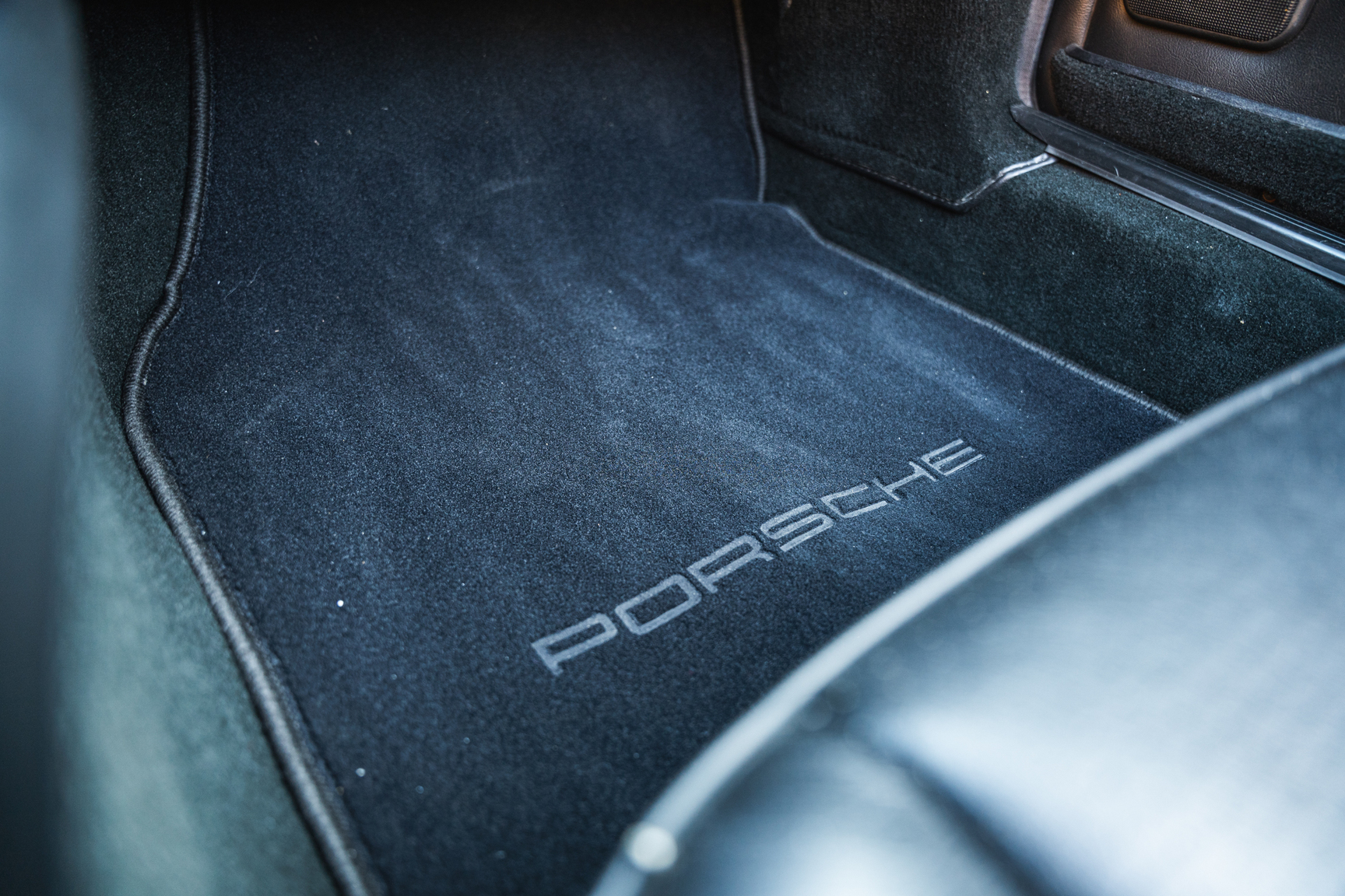 Innenraumfoto von 1991 Porsche 944 Turbo Cabriolet