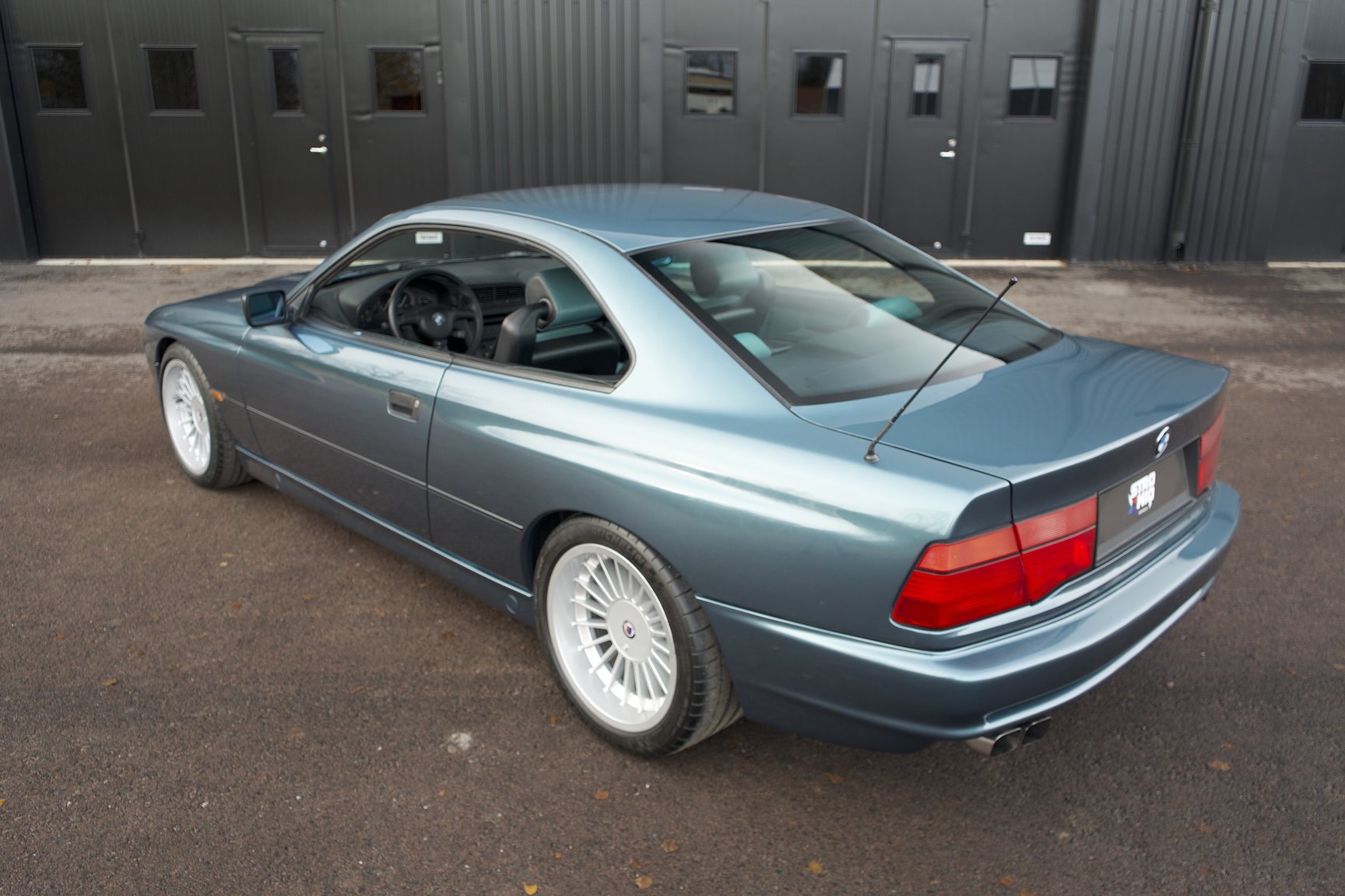 Exteriörbild på 1992 BMW 850i 6-speed manual - NO RESERVE