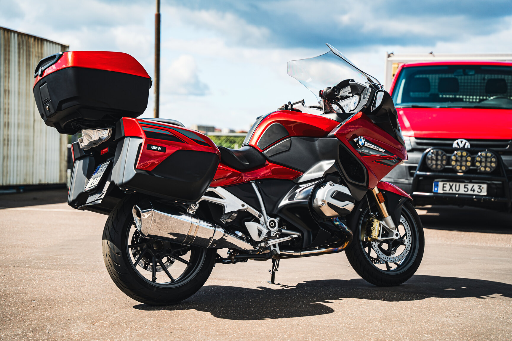 Exterior image of 2018 BMW R 1200 RT (5)