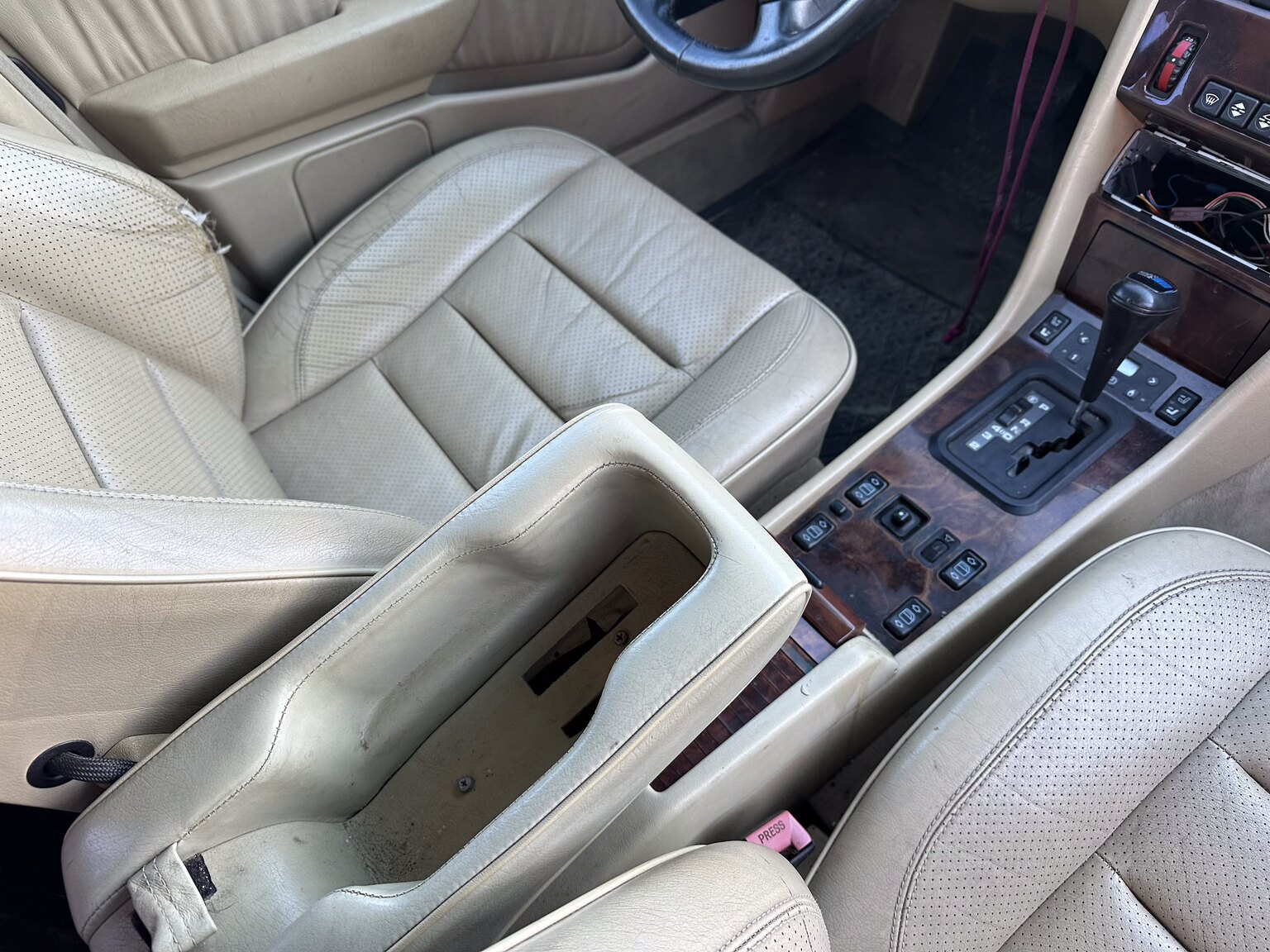Interior image of 1992 Mercedes-Benz 300 TE-24