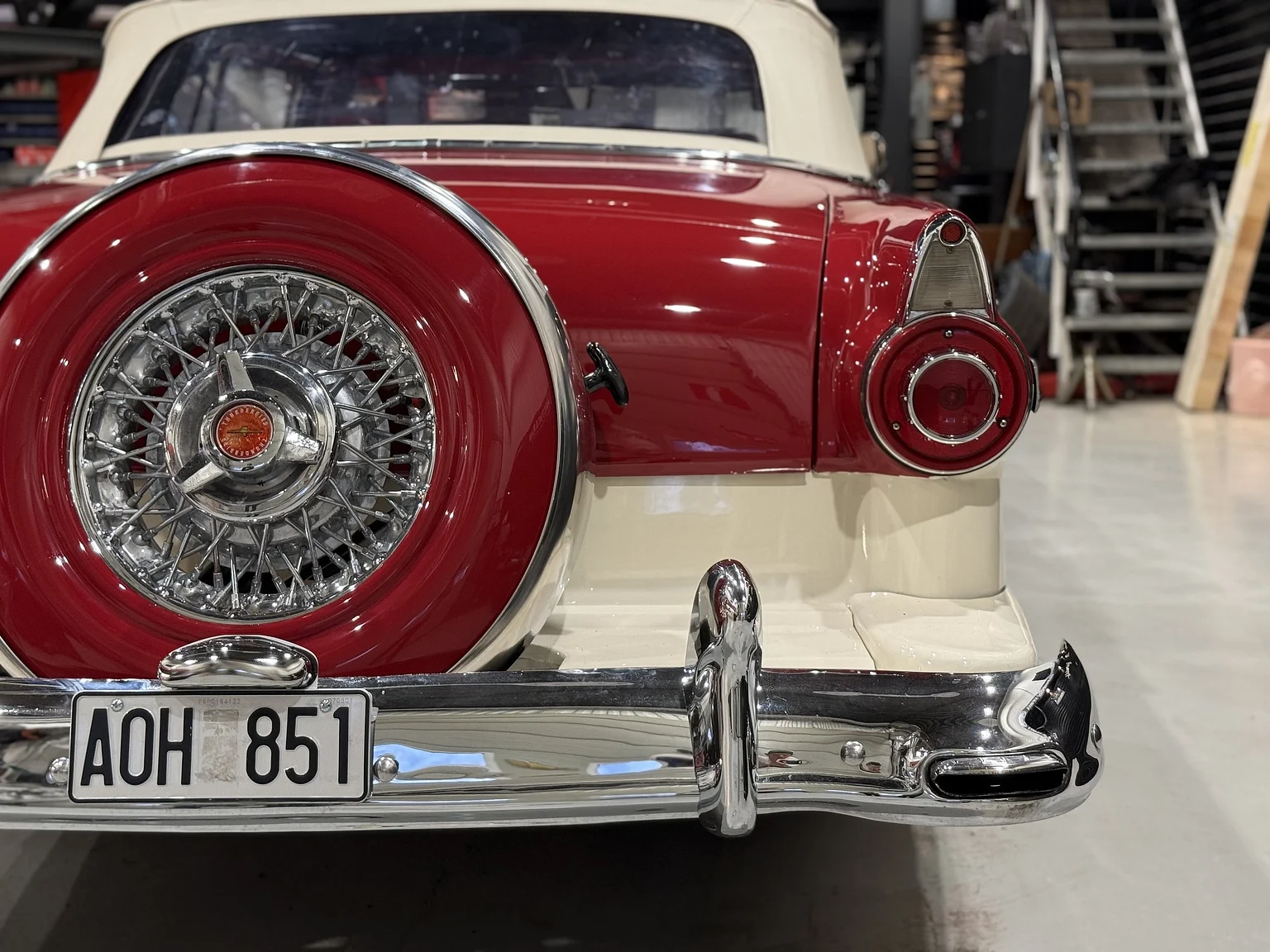 Aussenfoto 1956 Ford Fairlane Sunliner V8 5.1 (91)