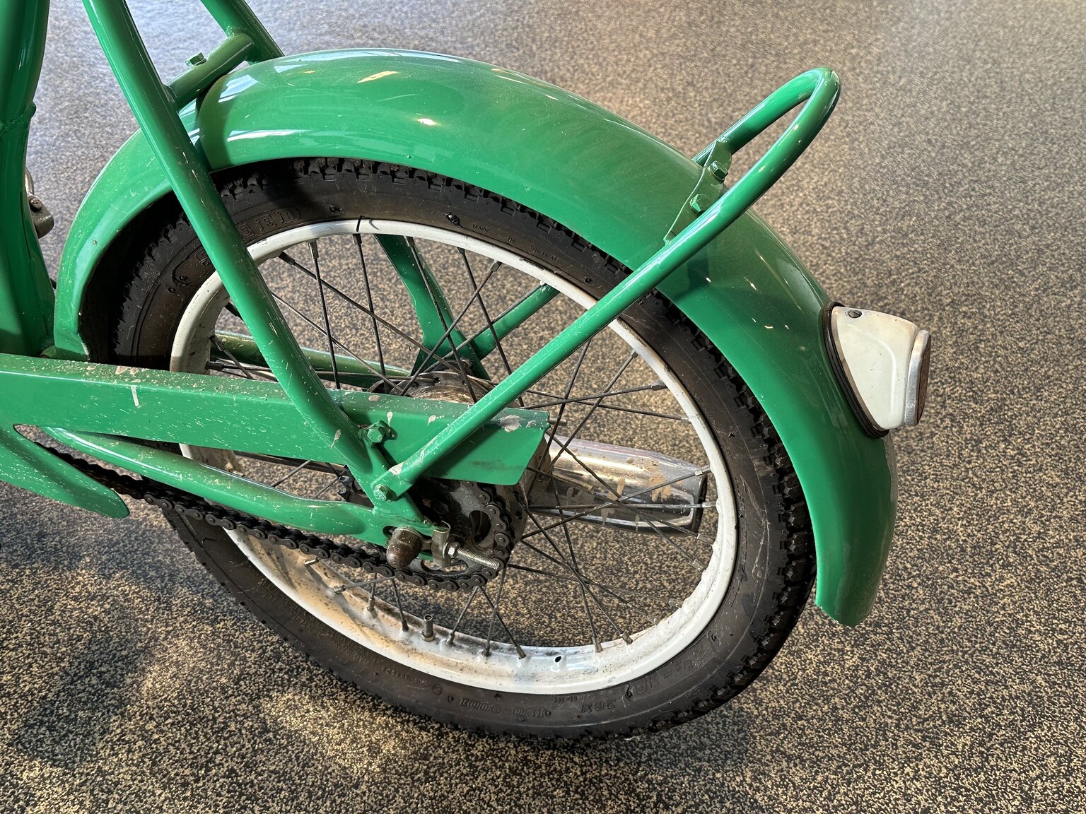 Exterior image of 1970 Cresent 1189 flakmoped