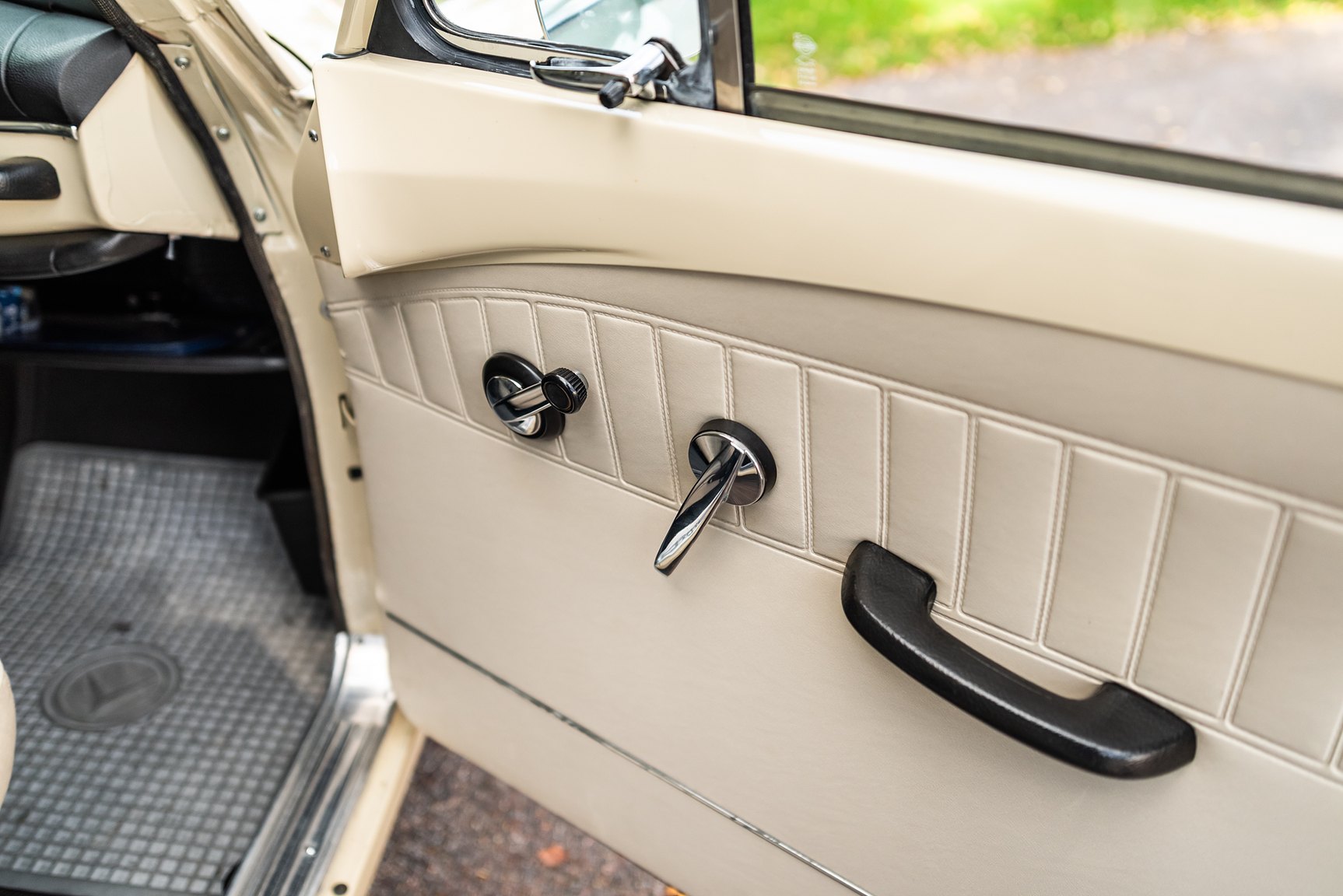 Interior image of 1969 Volvo Amazon 121 P130