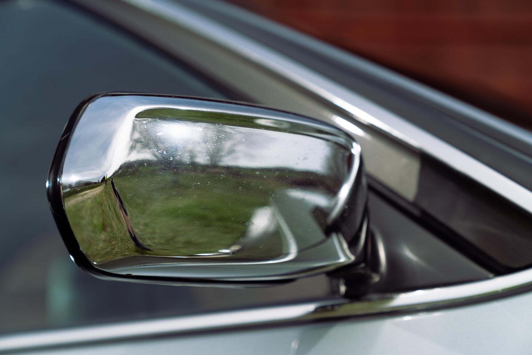 Exterior image of 1986 BMW 635 CSi (64)