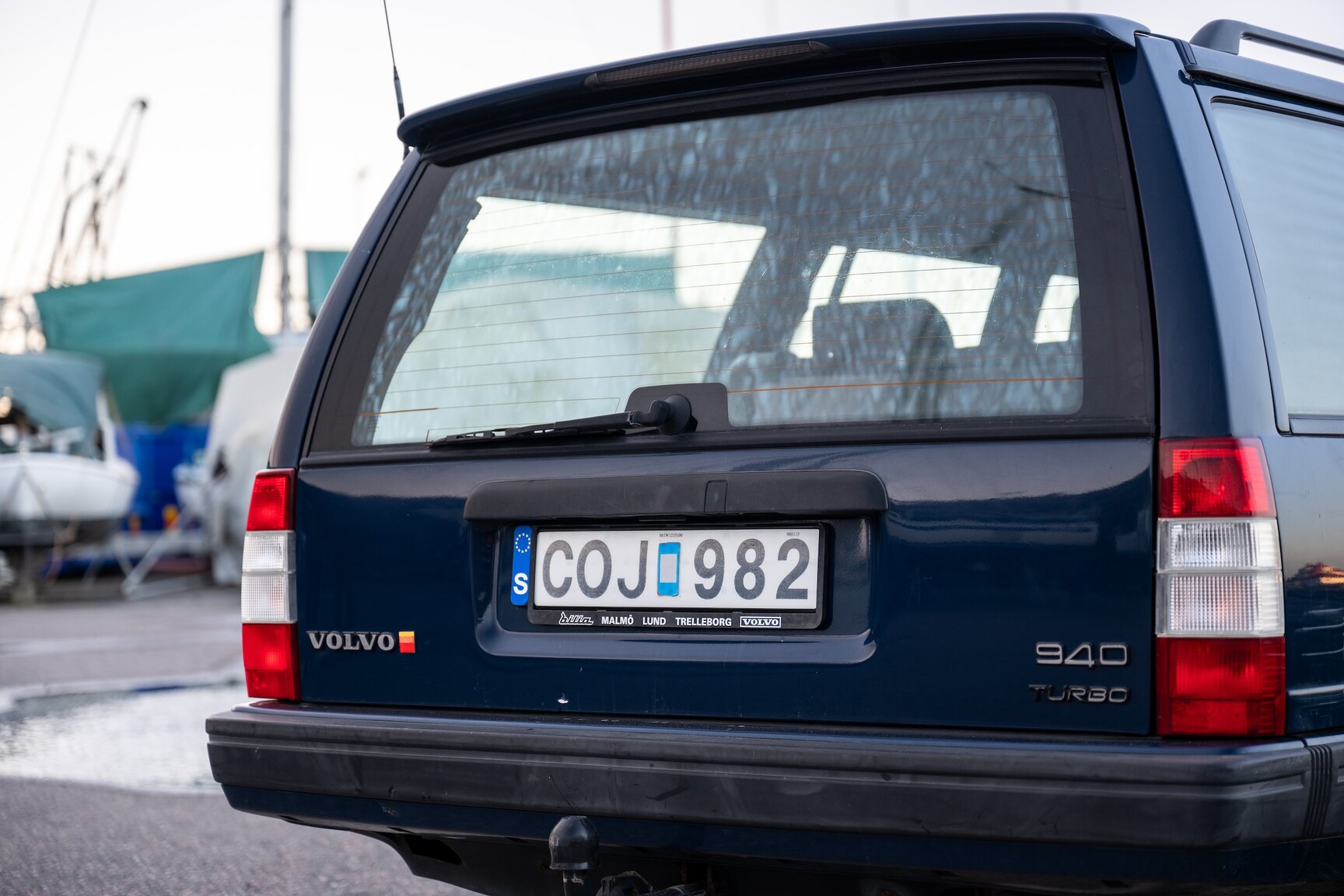 Exterior image of 1998 Volvo 940 Turbo