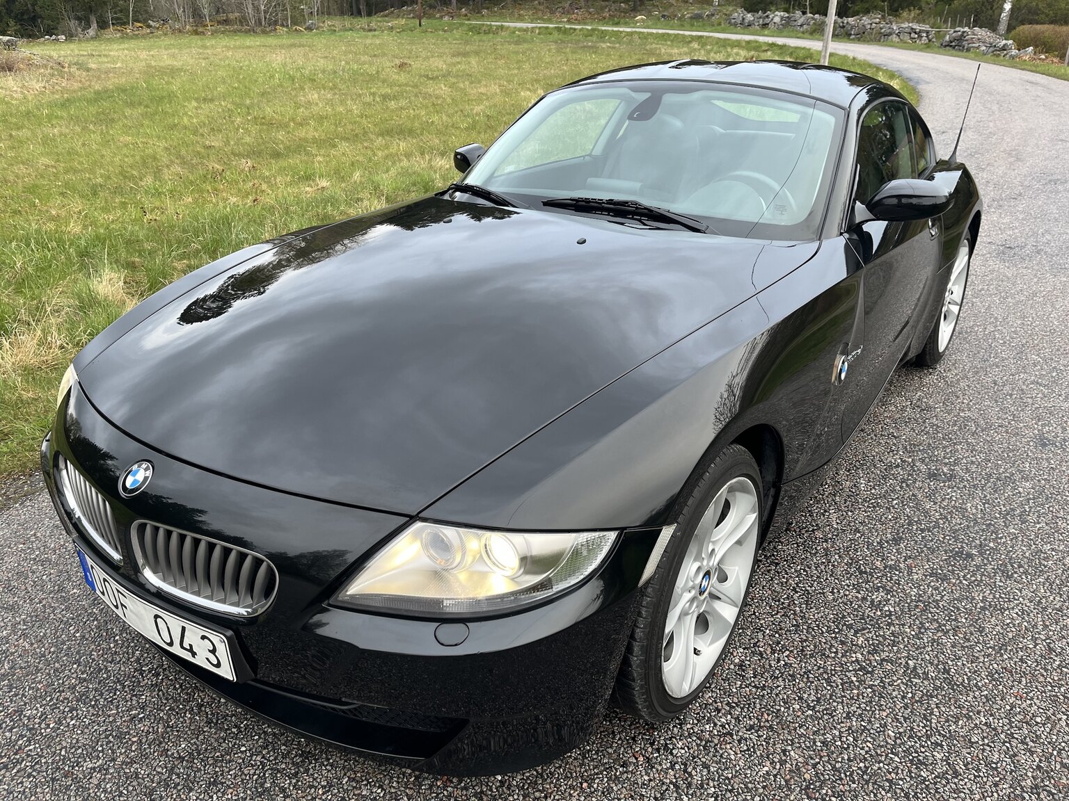 Exterior image of 2007 BMW Z4 3.0Si Coupé
