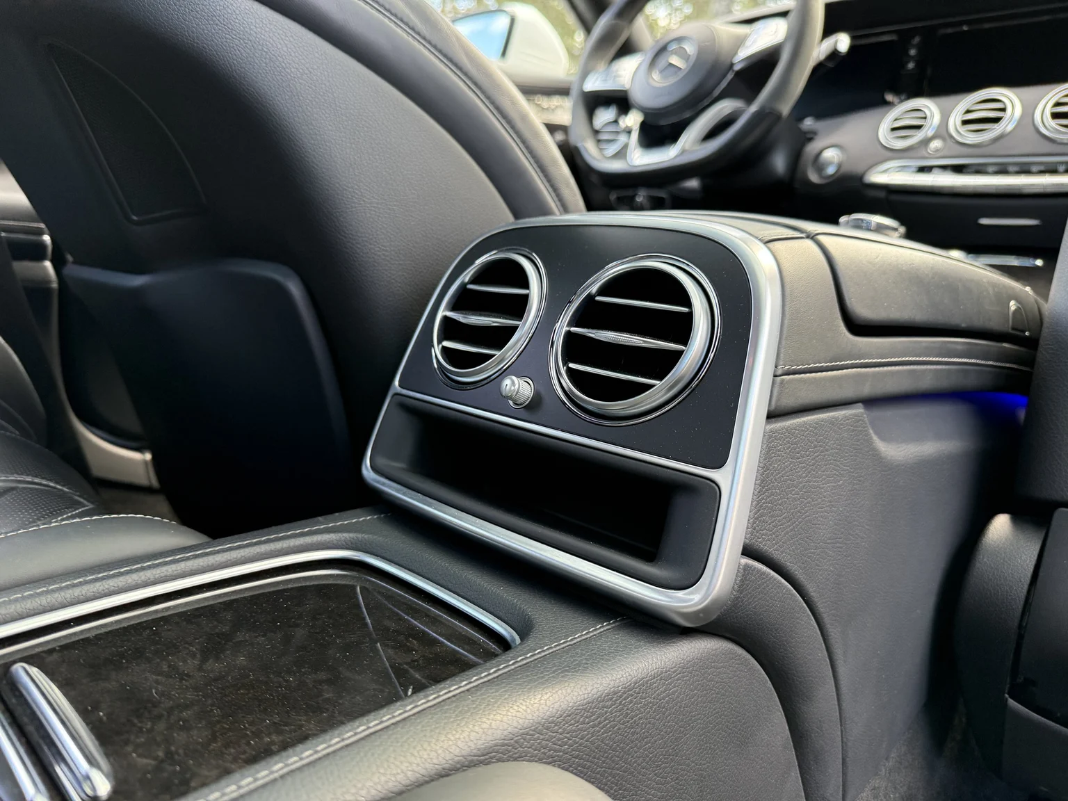 Innenraumfoto von 2016 Mercedes-Benz S 63 AMG 4MATIC (70)