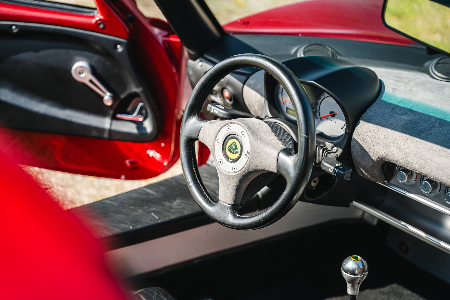 Interior image of 2001 Lotus Elise 111