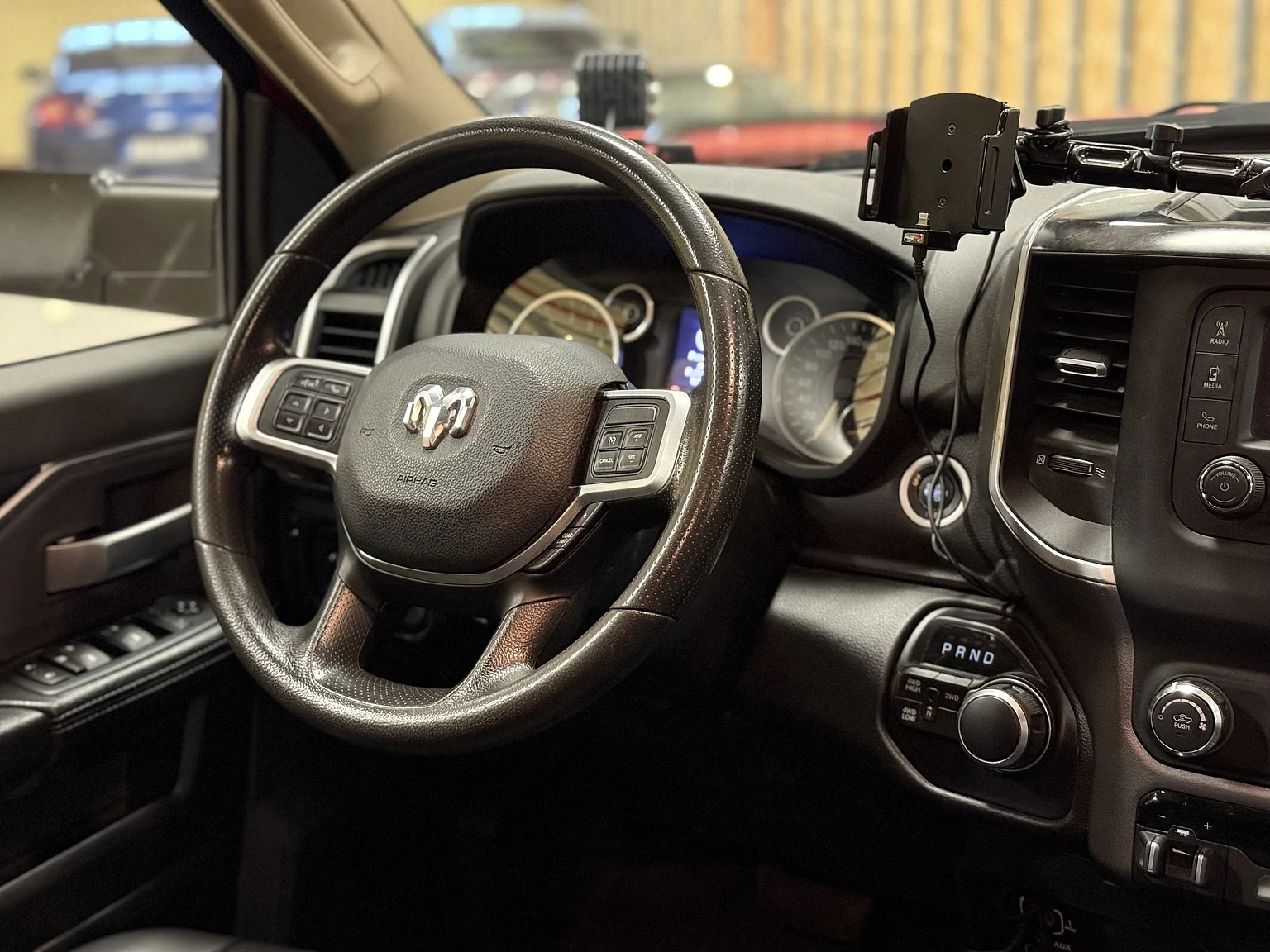 Interiörbild 2020 Dodge Ram 2500 Overland (37)