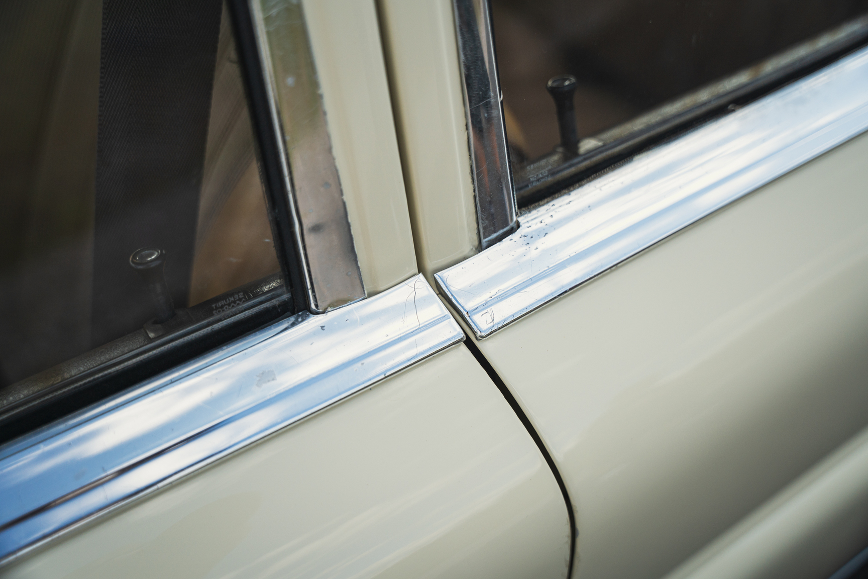 Exteriörbild på 1966 Mercedes-Benz 200 D "Heckflosse"