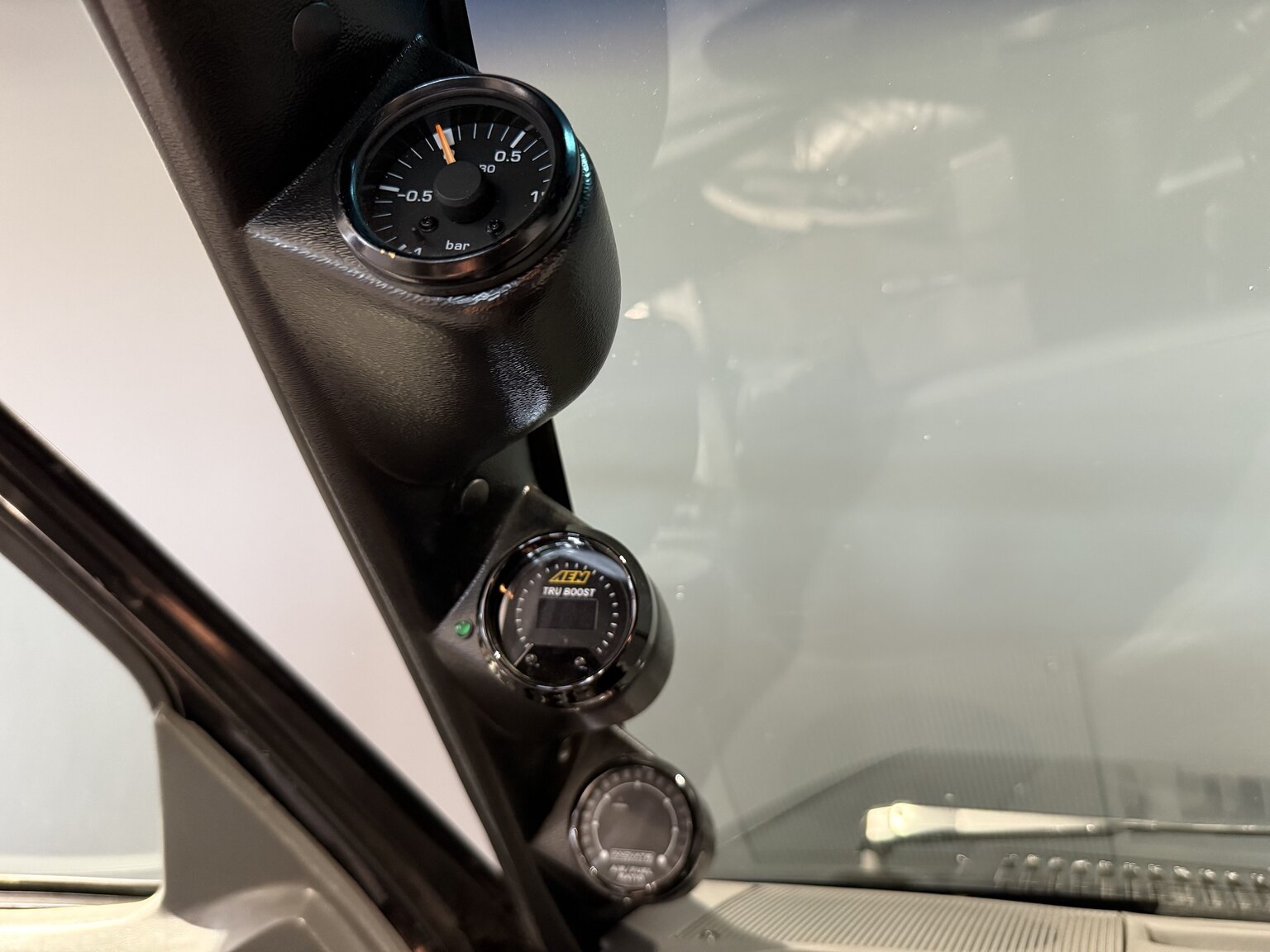 Interior image of 1992 GMC Typhoon 